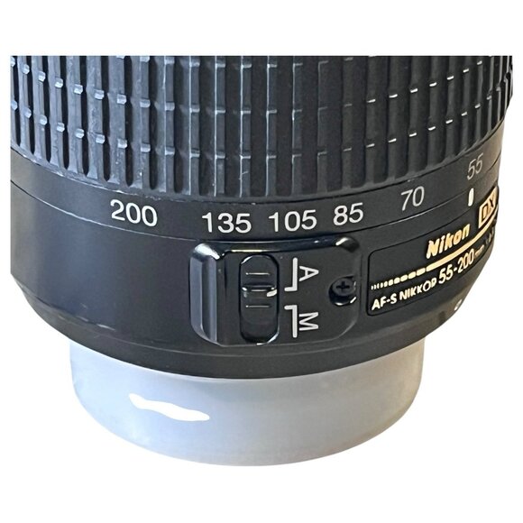 Nikon AF-S DX NIKKOR 55-200mm f/4-5.6G ED VR Lens - Picture 8 of 12